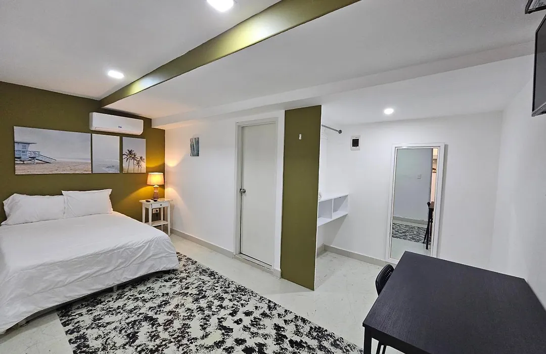 Malecon Premium Rooms & Hotel-1